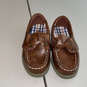 Boys size 6 carters loafer boat shoes
